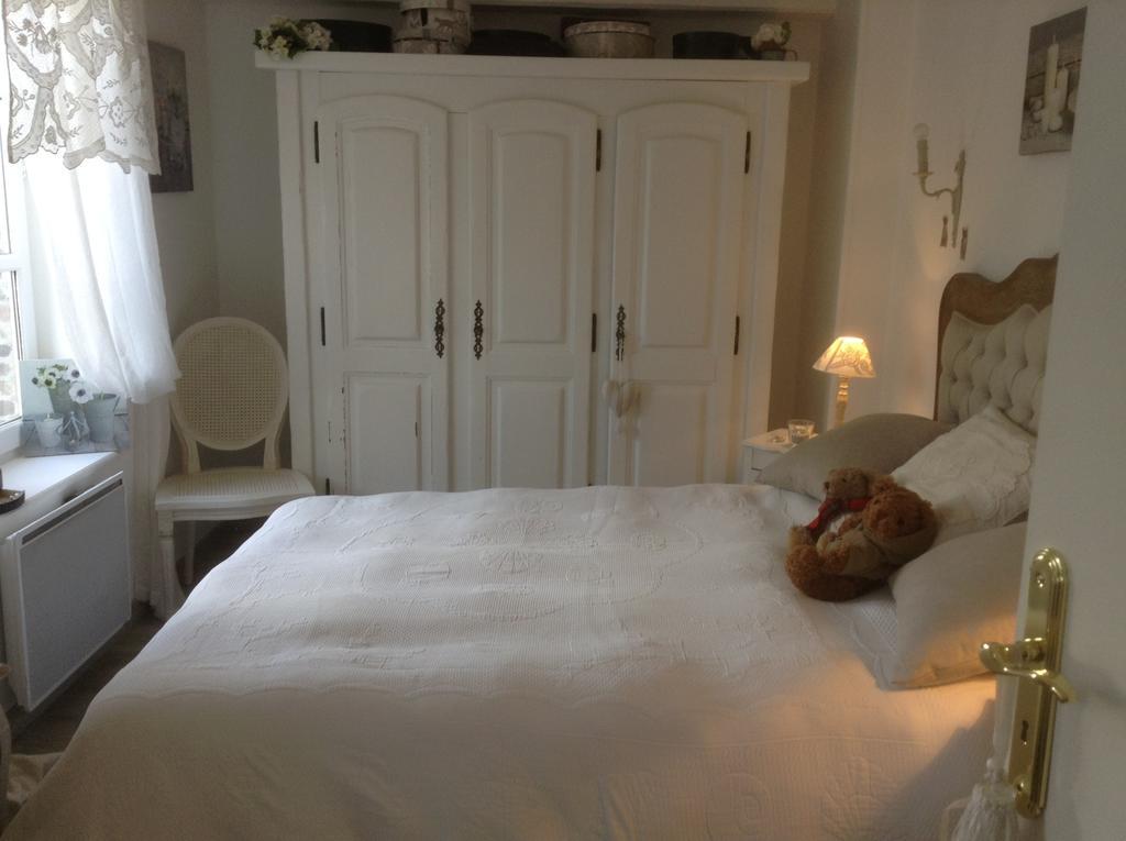 Lamaison Du Phare Honfleur Chambres D'Hotes Et Jacuzzi Prive Rum bild