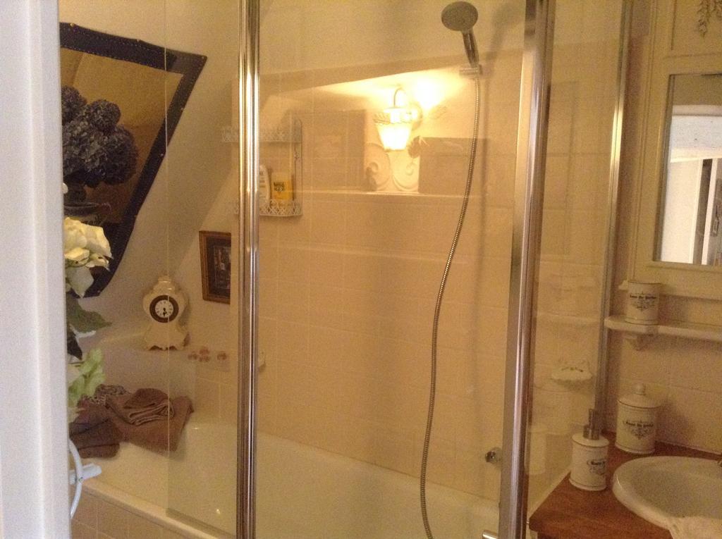 Lamaison Du Phare Honfleur Chambres D'Hotes Et Jacuzzi Prive Exteriör bild