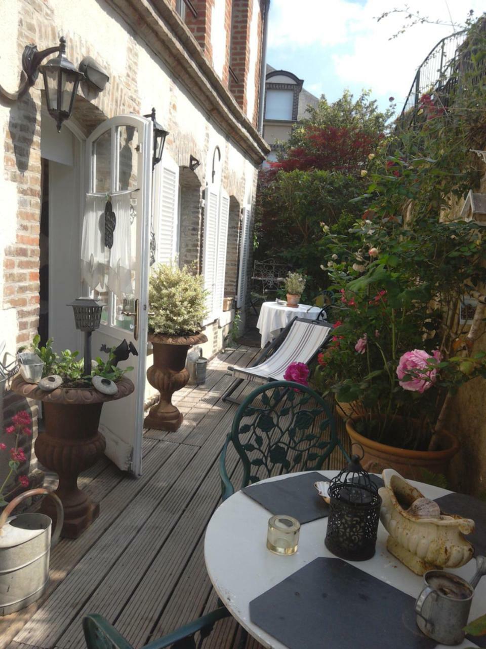 Lamaison Du Phare Honfleur Chambres D'Hotes Et Jacuzzi Prive Exteriör bild